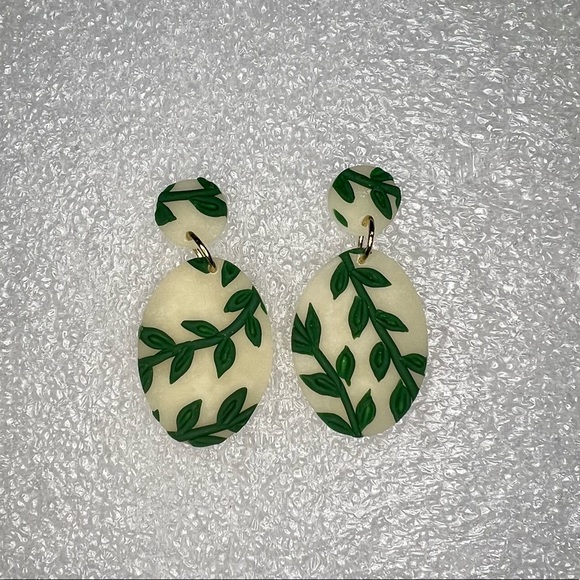 Green Vine Clay Earrings - Picture 1 of 1